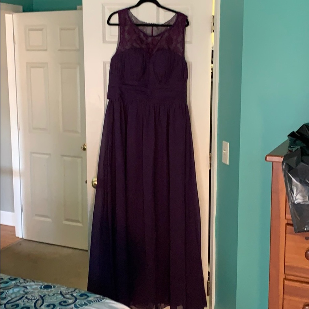Sleeveless gown
